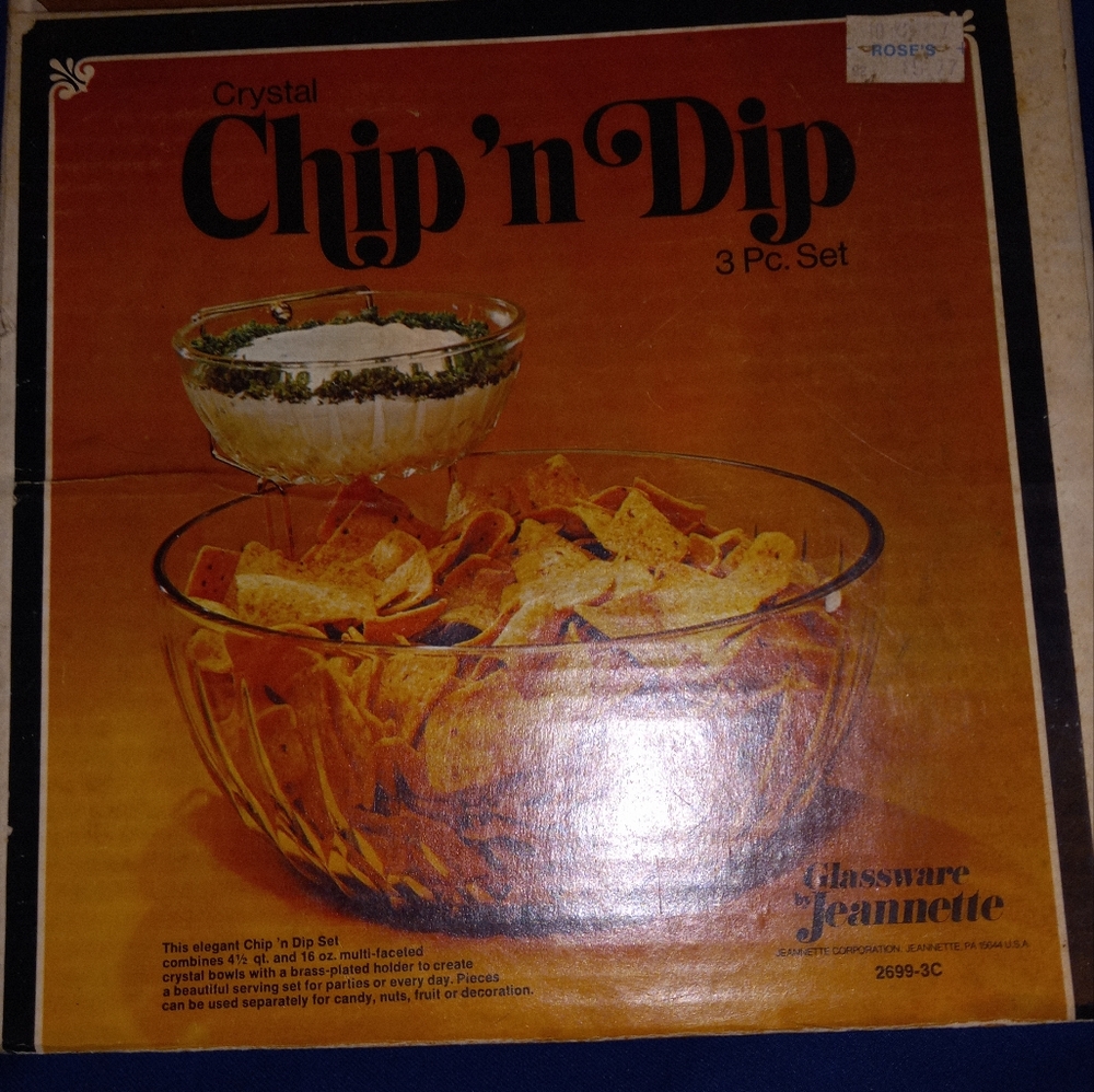 Glassware By Jeannette Chip n dip bowl